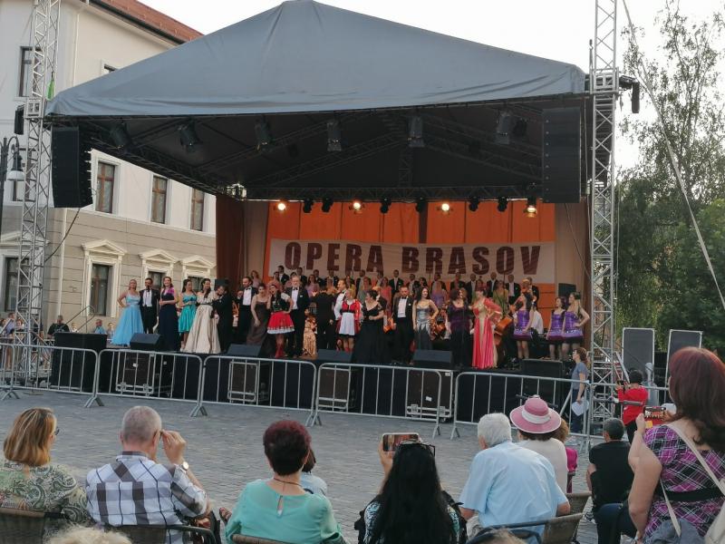 Opera BraÈ™ov deschide stagiunea estivalÄƒ cu o searÄƒ dedicatÄƒ operetei