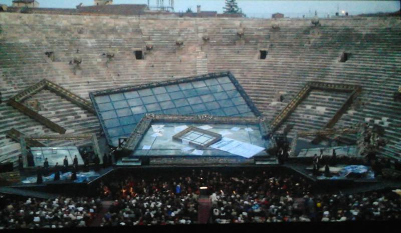 Traviata înrămată la Arena din Verona