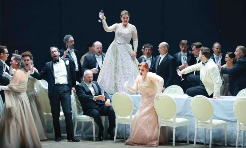 Capodopera La Traviata, în autentic stil italian, pe scena Teatrului Ho Guom.